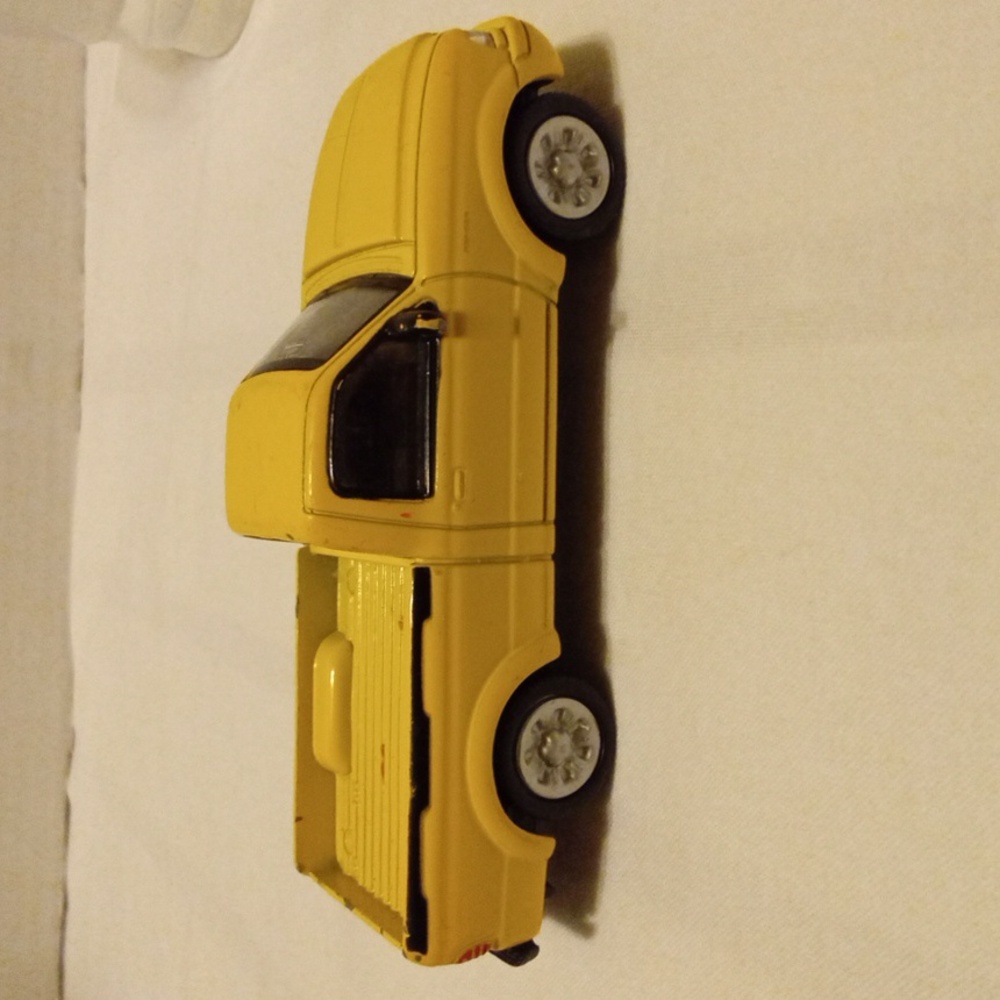 Motormax 1:43 and 1:64 2001 Ford Ranger Pickup